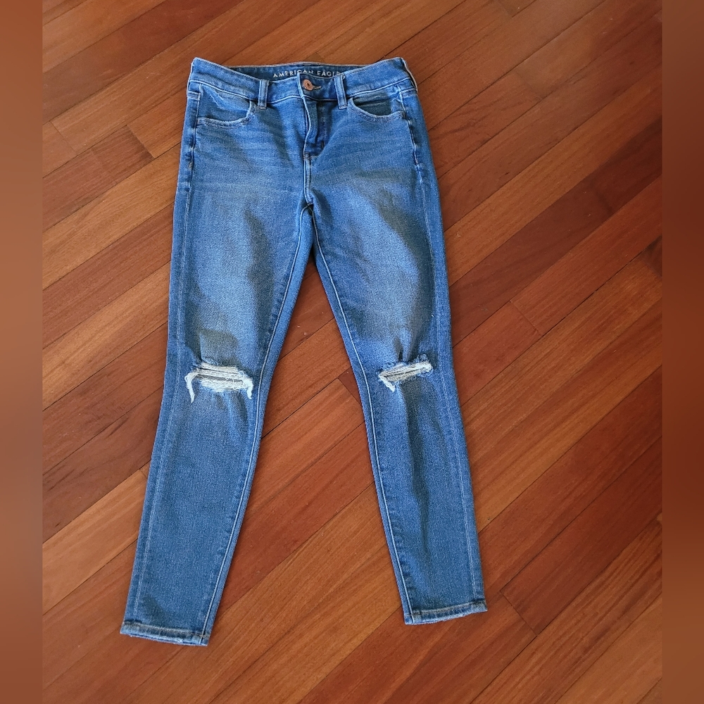 American Eagle Outfitters destruction knee rips jeggings jeans 4 short